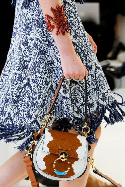 Look 22